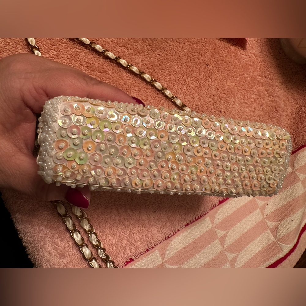 White Base Sequence Party Purse With Or Without S… - image 4